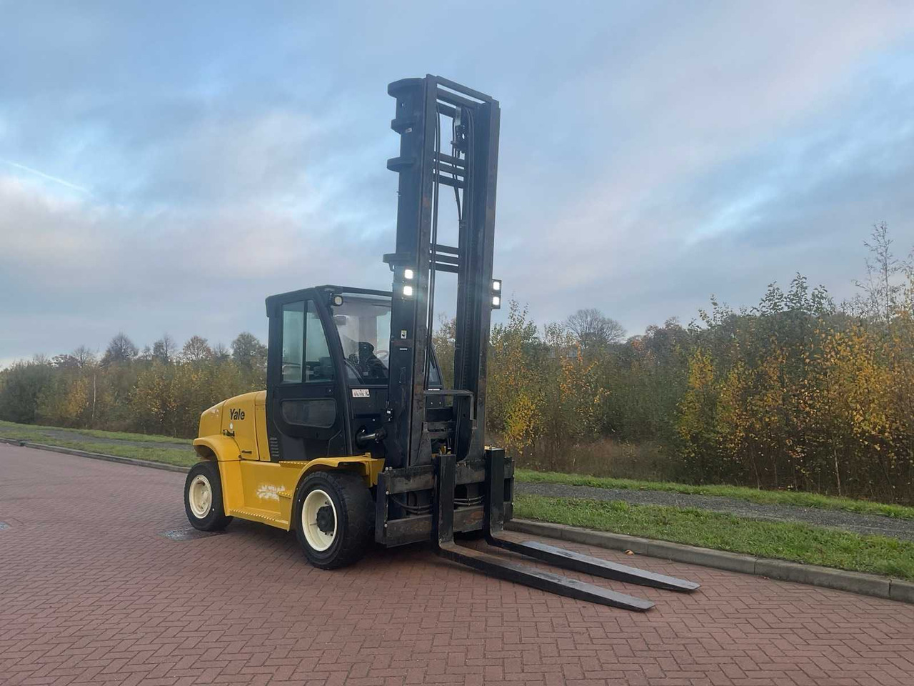 2017 YALE GDP80V FORKLIFT - Forklift: picture 2 2017 YALE GDP80V FORKLIFT - Forklift: picture 2