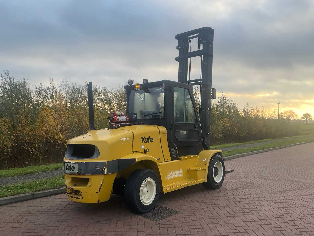 2017 YALE GDP80V FORKLIFT - Forklift: picture 3 2017 YALE GDP80V FORKLIFT - Forklift: picture 3