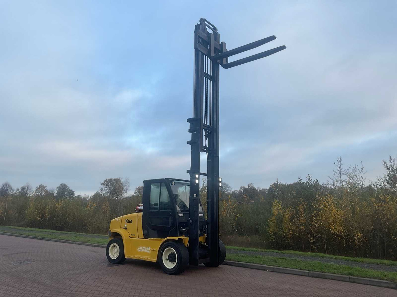 2017 YALE GDP80V FORKLIFT - Forklift: picture 5 2017 YALE GDP80V FORKLIFT - Forklift: picture 5
