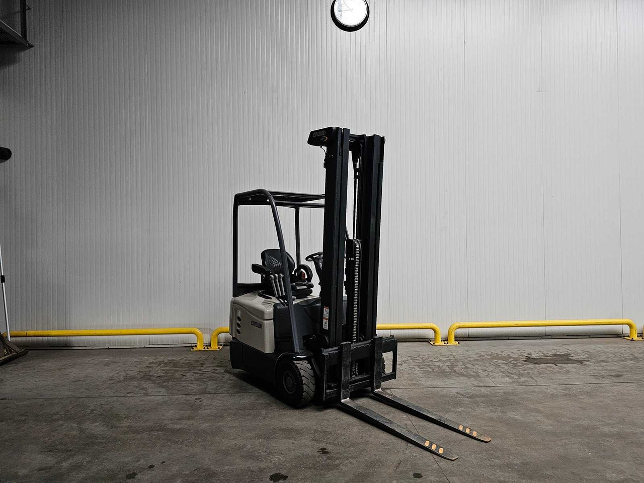 2018 CROWN SCT6010-1.3 FORKLIFT - Forklift: picture 2 2018 CROWN SCT6010-1.3 FORKLIFT - Forklift: picture 2