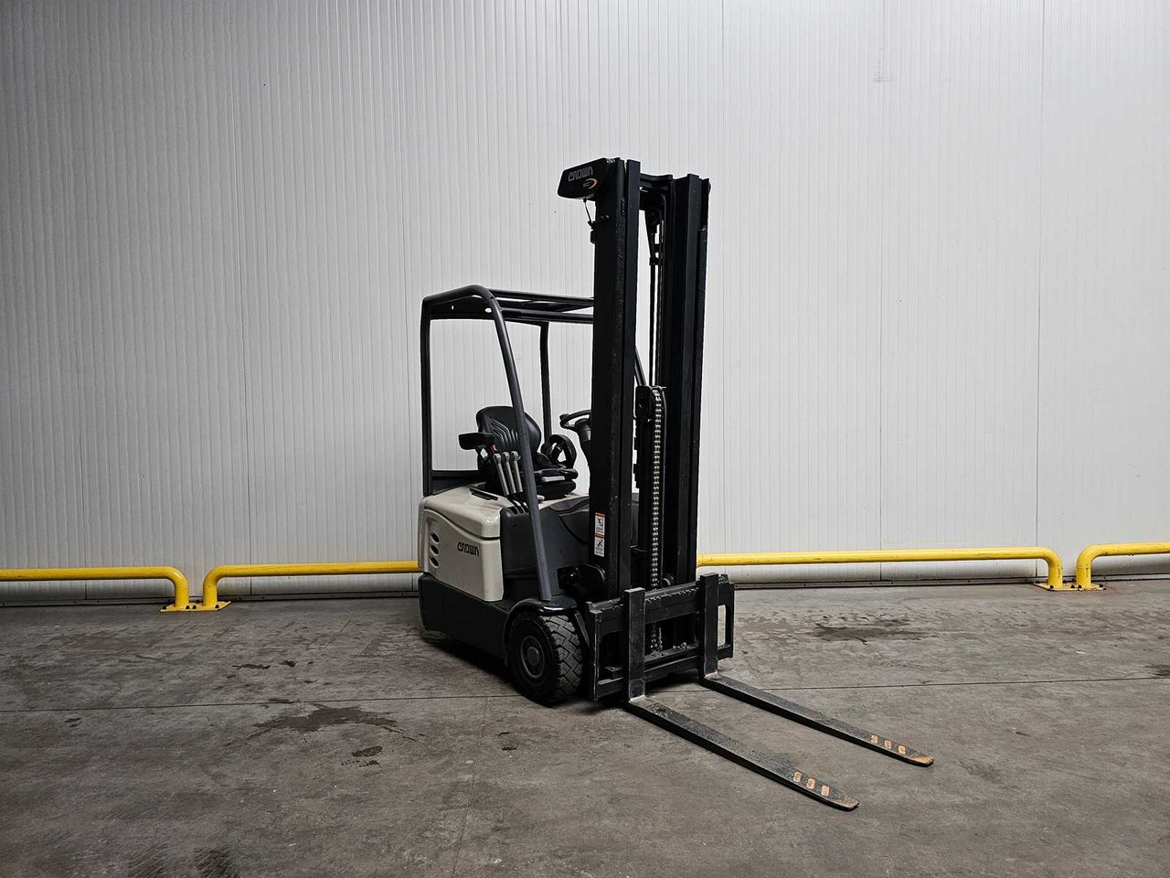 2018 CROWN SCT6010-1.3 FORKLIFT - Forklift: picture 2 2018 CROWN SCT6010-1.3 FORKLIFT - Forklift: picture 2