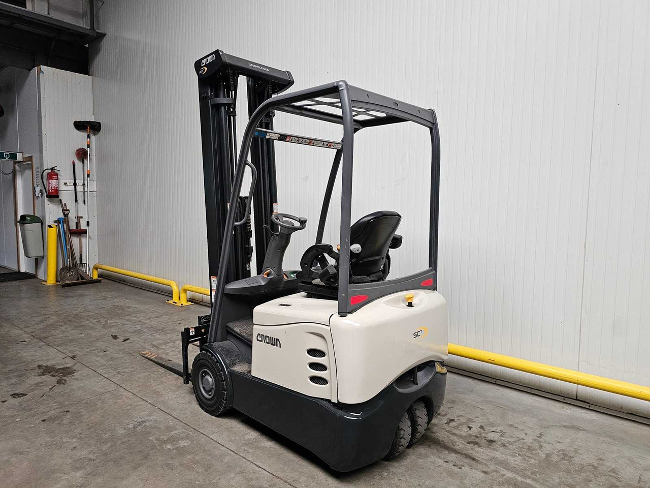 2018 CROWN SCT6010-1.3 FORKLIFT - Forklift: picture 4 2018 CROWN SCT6010-1.3 FORKLIFT - Forklift: picture 4