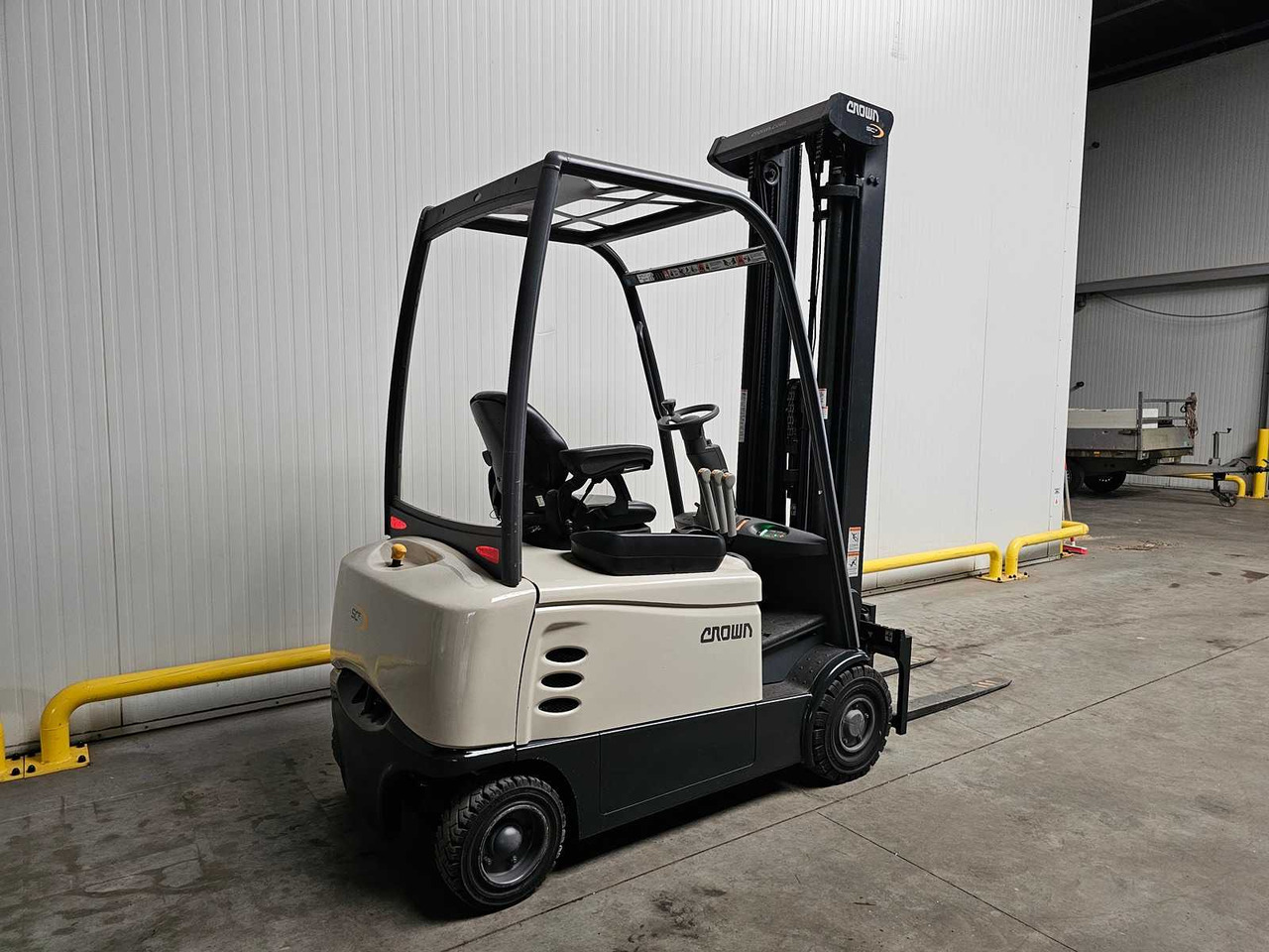 2018 CROWN SCT6040-1.6 FORKLIFT - Forklift: picture 5 2018 CROWN SCT6040-1.6 FORKLIFT - Forklift: picture 5