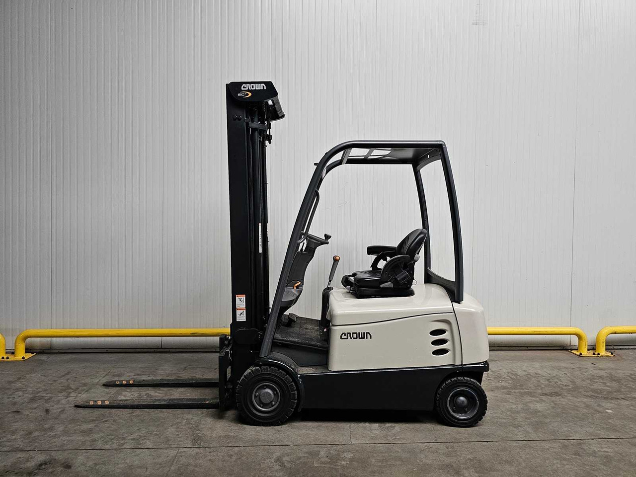 2018 CROWN SCT6040-1.6 FORKLIFT - Forklift: picture 3 2018 CROWN SCT6040-1.6 FORKLIFT - Forklift: picture 3