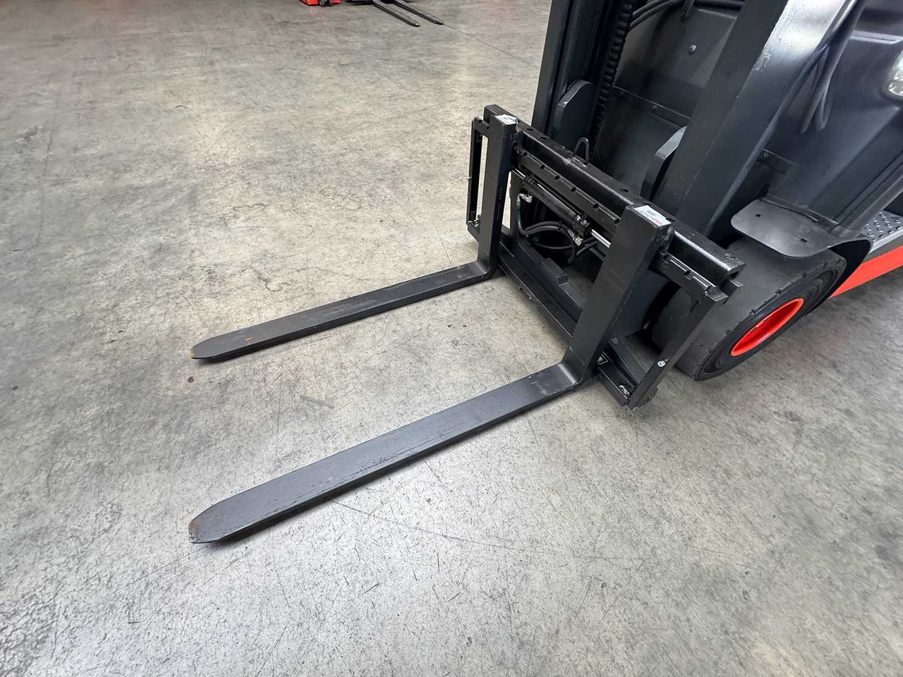 2018 SERVICE + UVV 08/2026 LINDE E25 EVO KLIMA 3.+4. - Forklift: picture 3 2018 SERVICE + UVV 08/2026 LINDE E25 EVO KLIMA 3.+4. - Forklift: picture 3