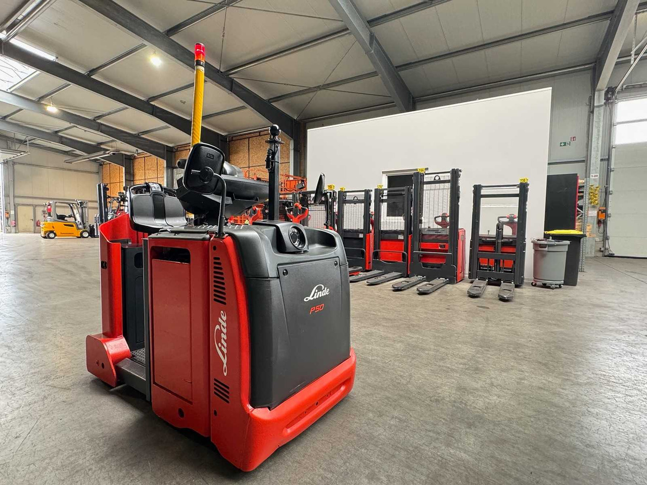 2019 SERVICE + UVV 06/2026 LINDE P50C 5.000KG TRACTOR 285 HOURS 500AH BATTERY - Forklift: picture 5 2019 SERVICE + UVV 06/2026 LINDE P50C 5.000KG TRACTOR 285 HOURS 500AH BATTERY - Forklift: picture 5