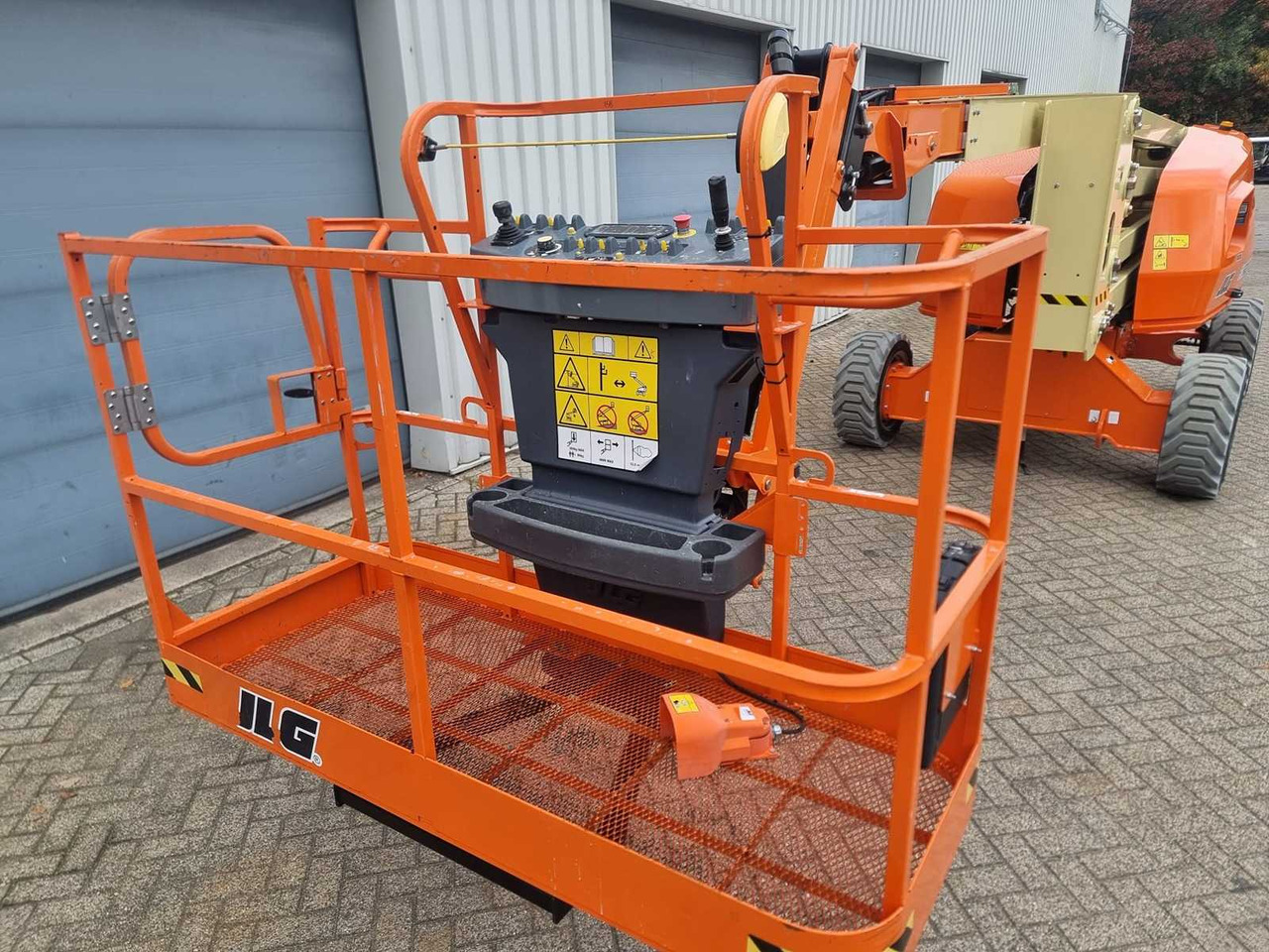 Aerial platform 2022 JLG 520 AJ AERIAL WORK PLATFORM: picture 14
