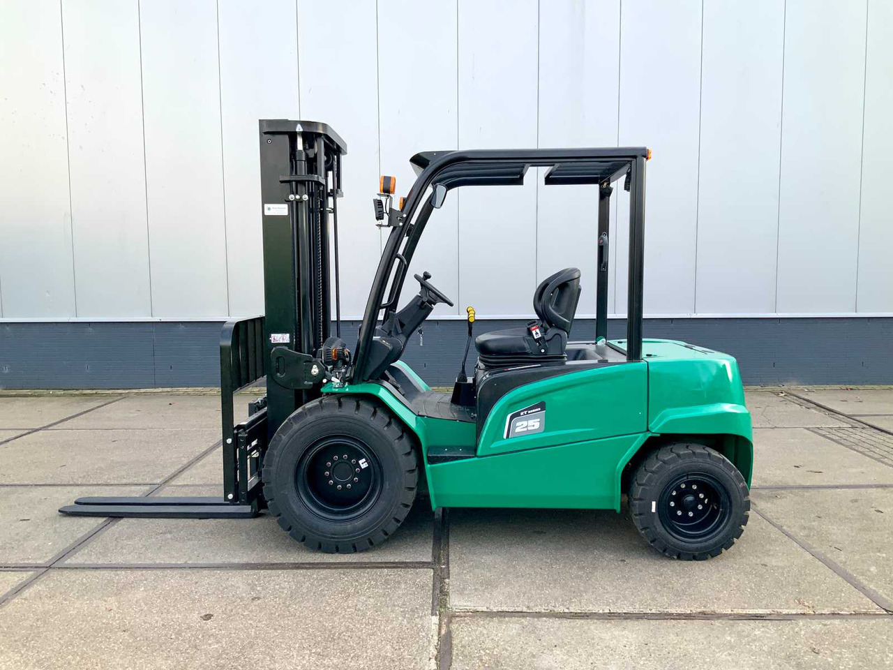 2025 MANFORCE R2B25-LI ROUGH TERRAIN FORKLIFT - Forklift: picture 1 2025 MANFORCE R2B25-LI ROUGH TERRAIN FORKLIFT - Forklift: picture 1