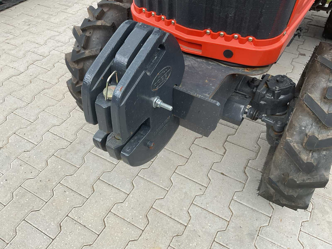 Avenger - Compact tractor: picture 3 Avenger - Compact tractor: picture 3