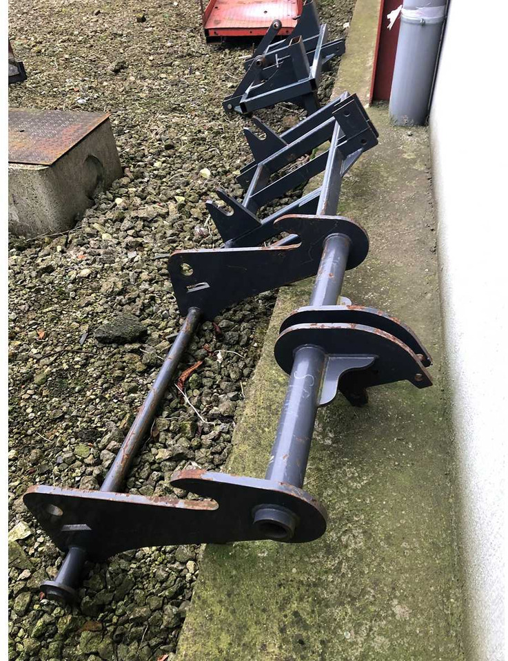 Bundle of tool interfaces - Front loader for tractor: picture 2 Bundle of tool interfaces - Front loader for tractor: picture 2