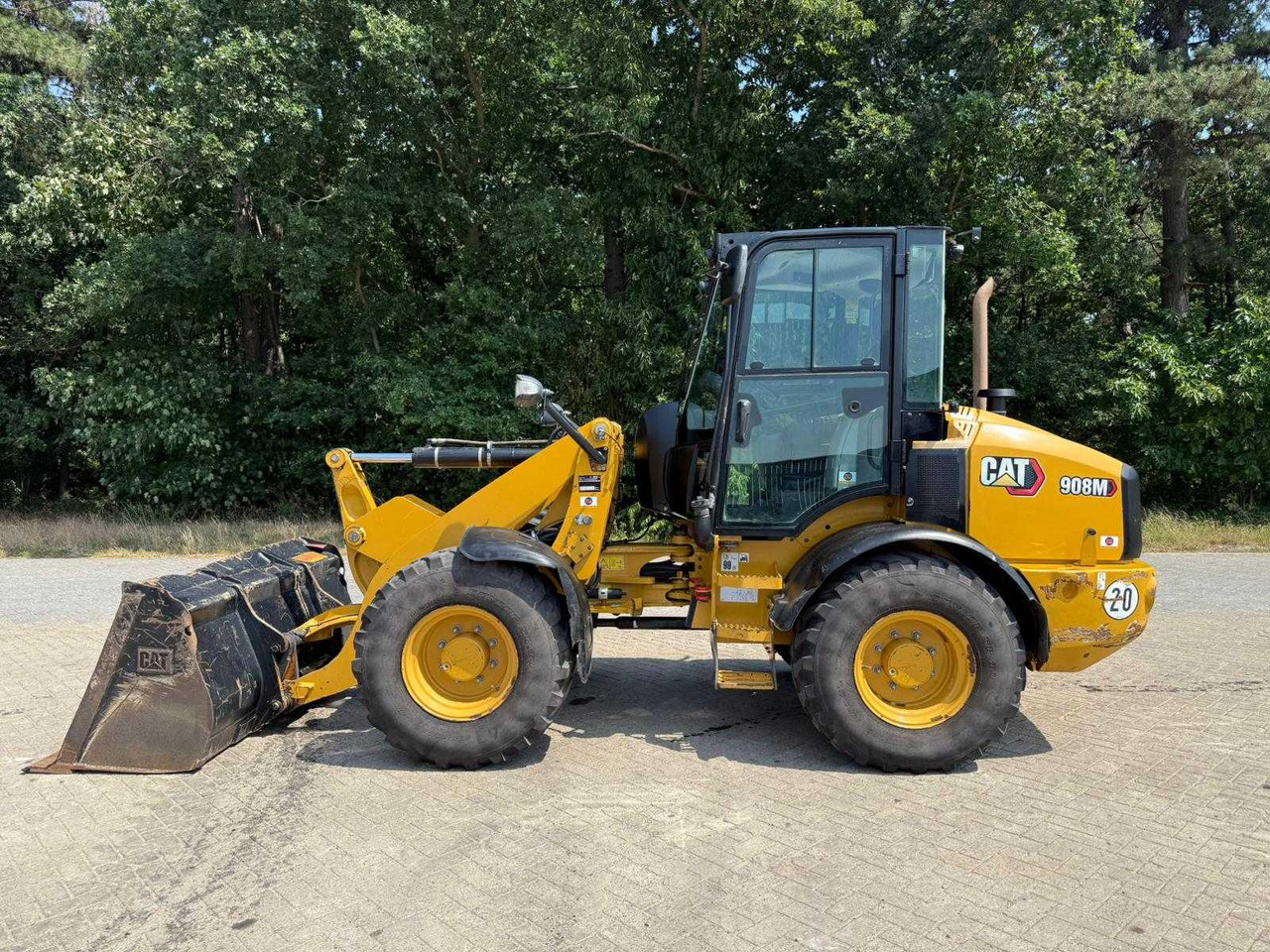 CAT 908M - Wheel loader: picture 1 CAT 908M - Wheel loader: picture 1