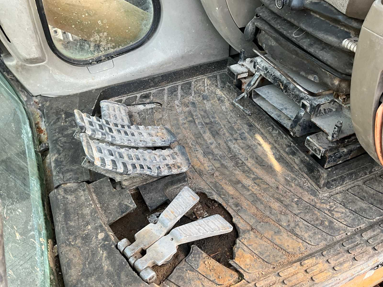 Crawler excavator Case CX460: picture 13