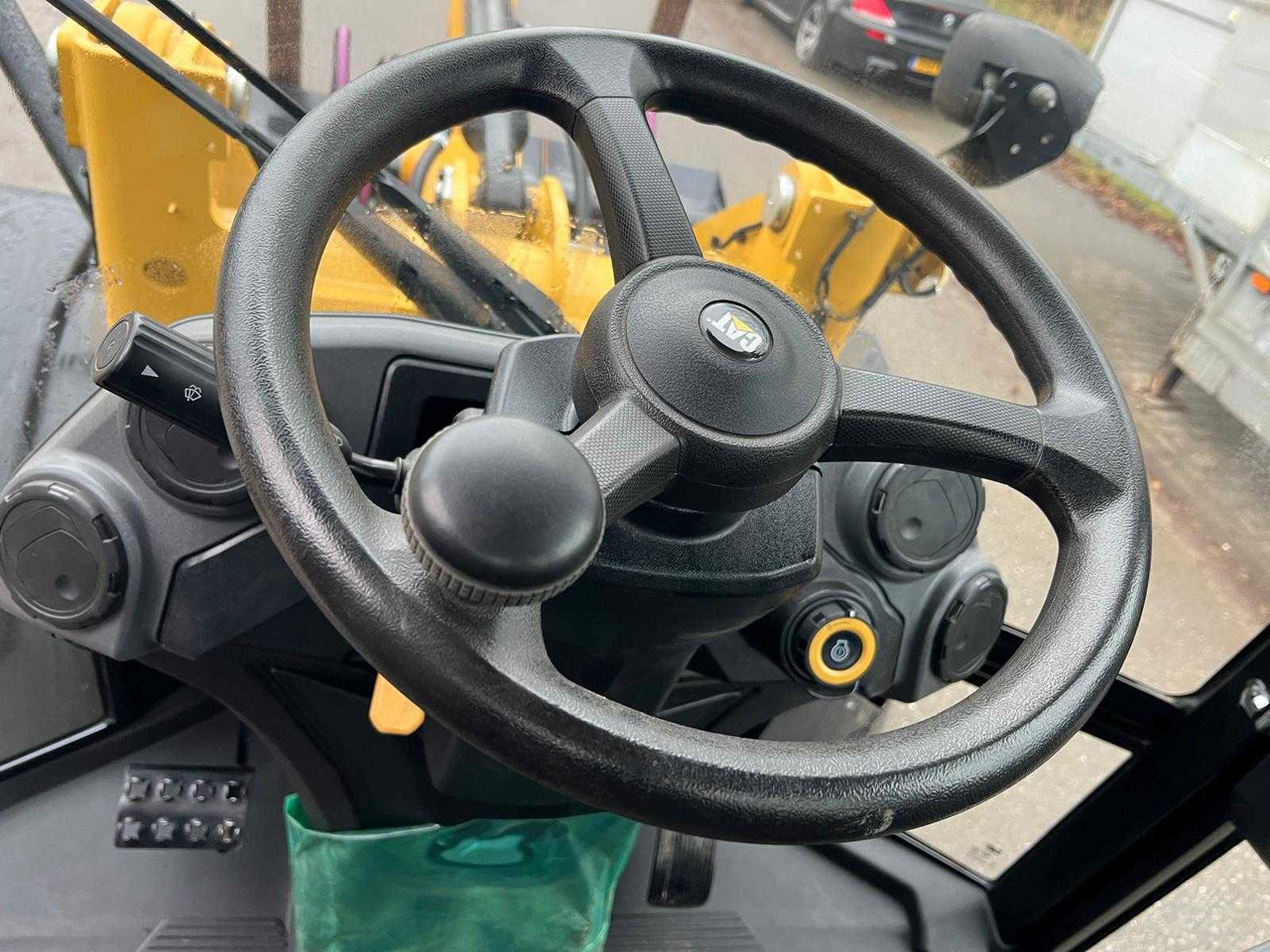 Wheel loader Caterpillar 906: picture 15