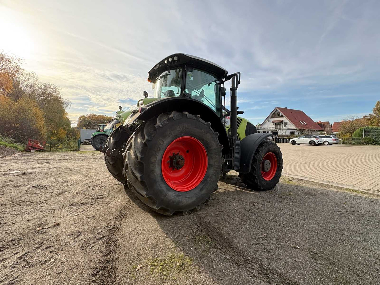 Claas CLAAS ARION 850 C-MATIC FARM TRACTOR WITH ALL-WHEEL DRIVE - Farm tractor: picture 5 Claas CLAAS ARION 850 C-MATIC FARM TRACTOR WITH ALL-WHEEL DRIVE - Farm tractor: picture 5