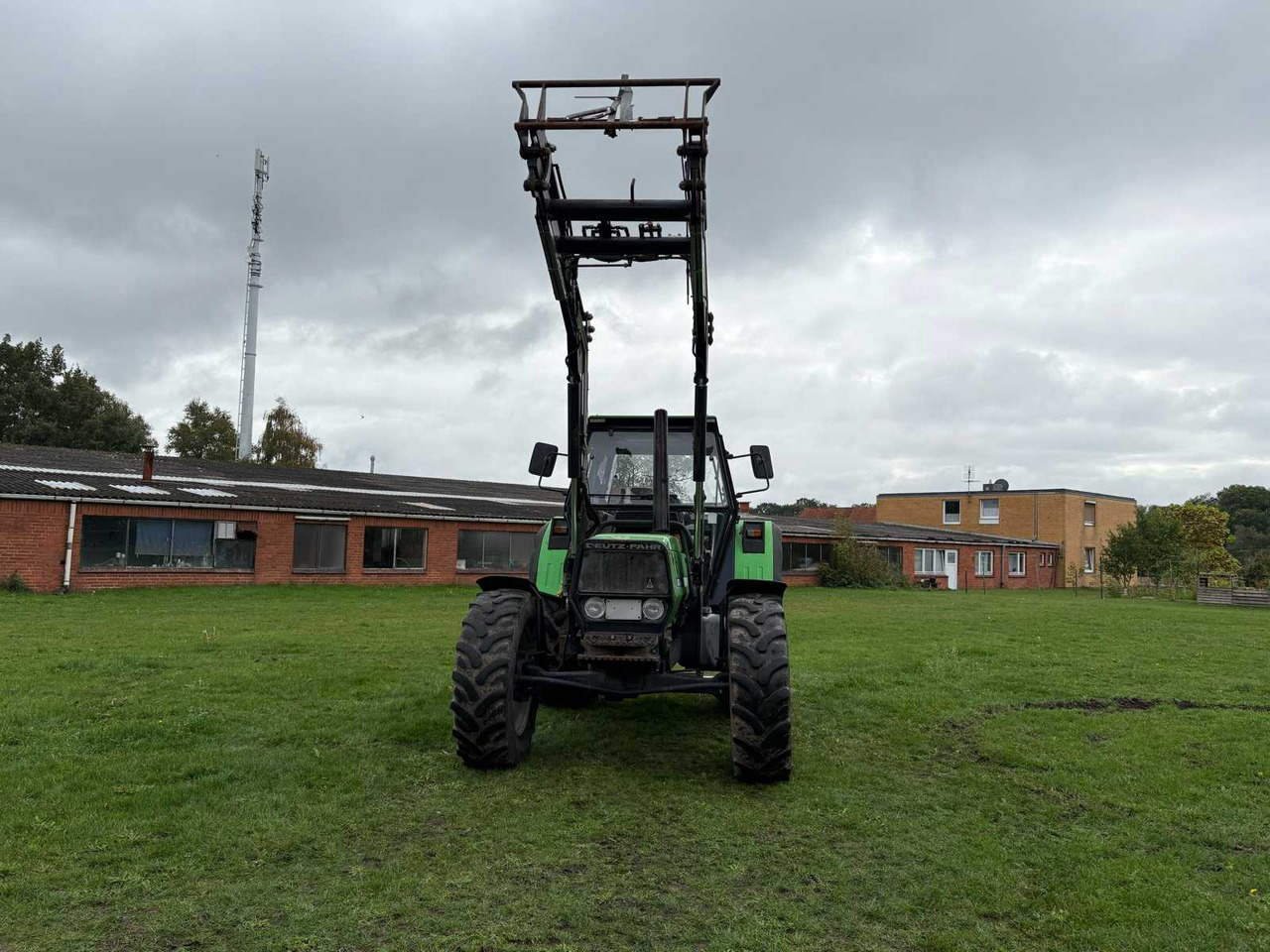 DEUTZ-FAHR DX 6.05 FRONT LOADER - Farm tractor: picture 1 DEUTZ-FAHR DX 6.05 FRONT LOADER - Farm tractor: picture 1