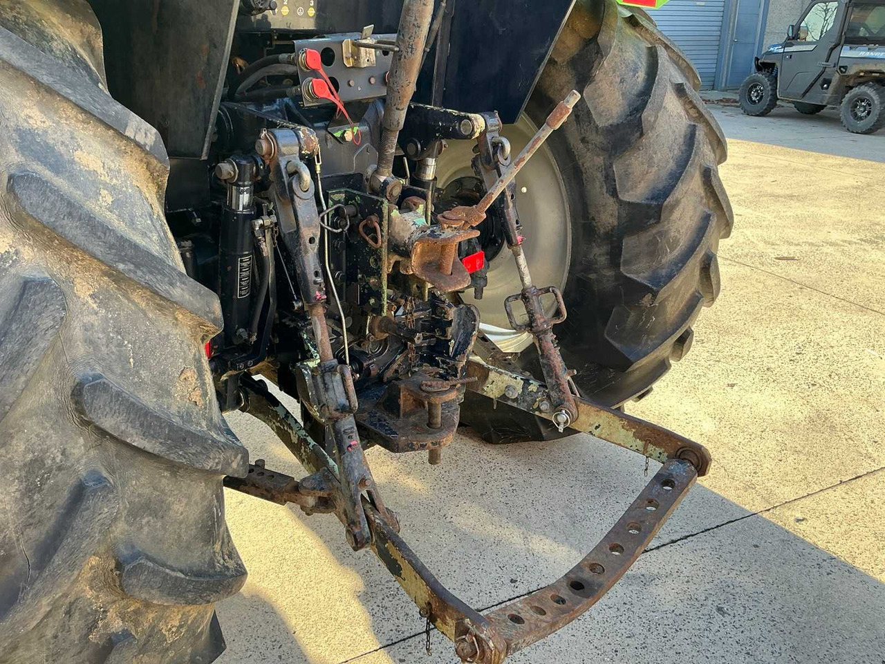 Farm tractor DEUTZ-FAHR DX6.06 ALL-WHEEL DRIVE AGRICULTURAL TRACTOR: picture 13 Farm tractor DEUTZ-FAHR DX6.06 ALL-WHEEL DRIVE AGRICULTURAL TRACTOR: picture 13