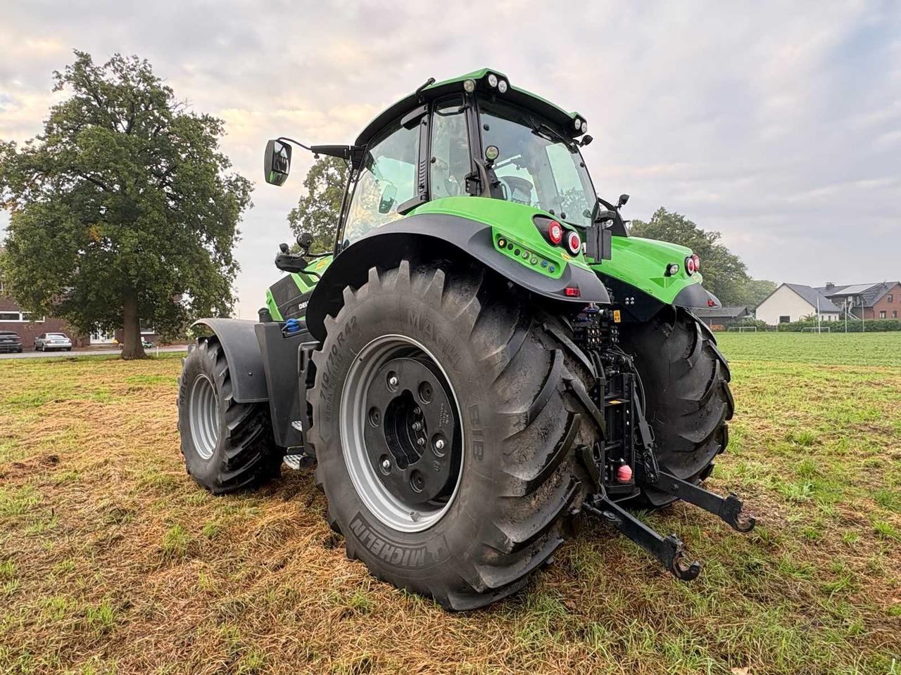 Deutz-Fahr 8280 TTV - Farm tractor: picture 2 Deutz-Fahr 8280 TTV - Farm tractor: picture 2