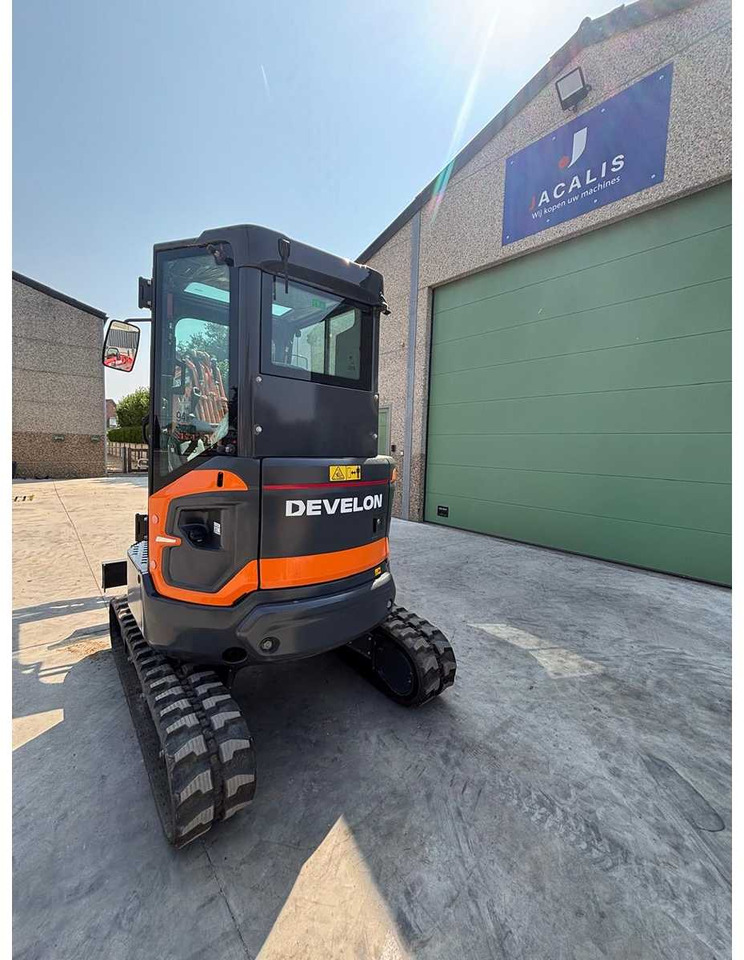 Develon DX27Z-7 - Mini excavator: picture 2 Develon DX27Z-7 - Mini excavator: picture 2