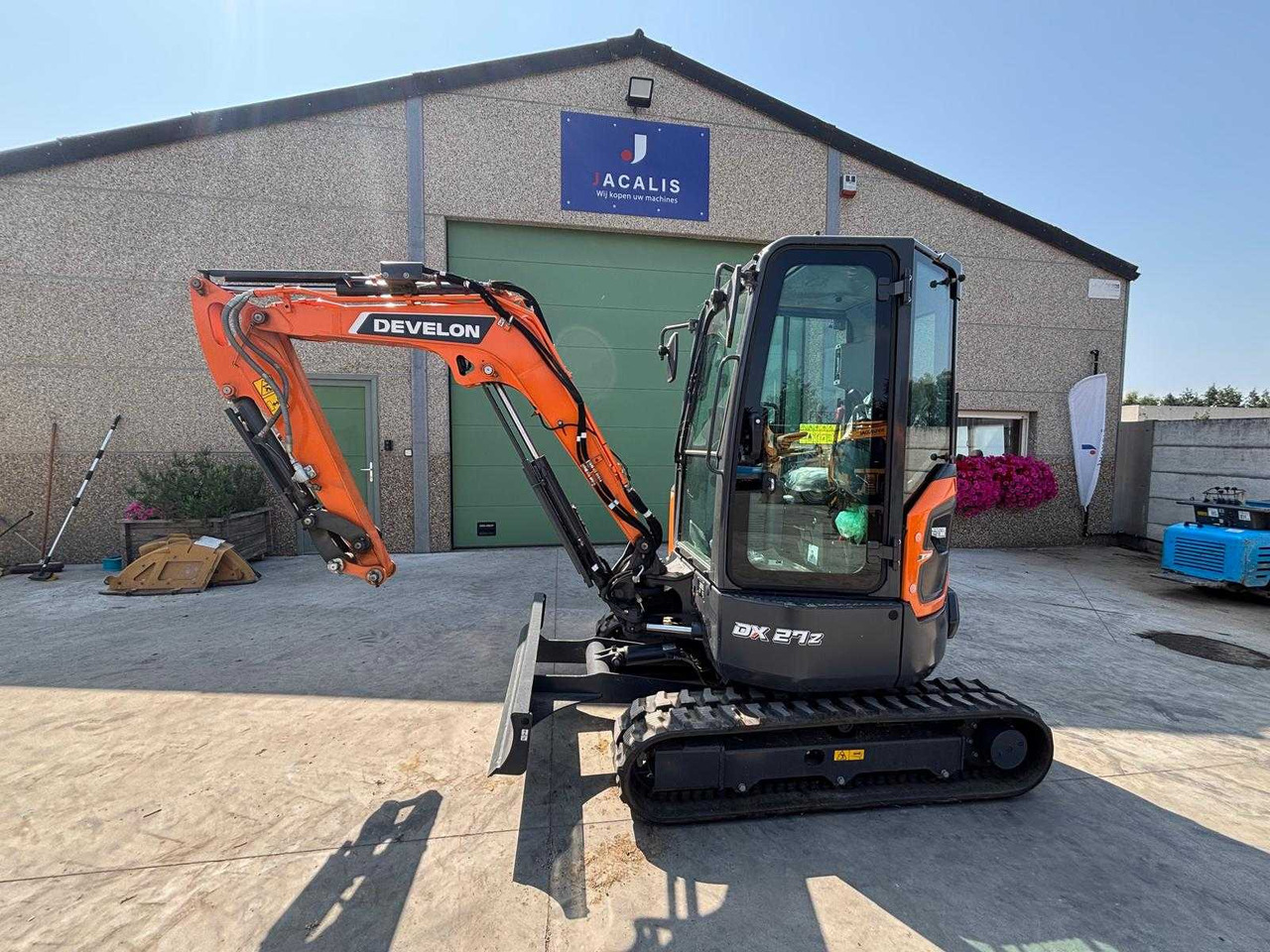 Develon DX27Z-7 - Mini excavator: picture 1 Develon DX27Z-7 - Mini excavator: picture 1