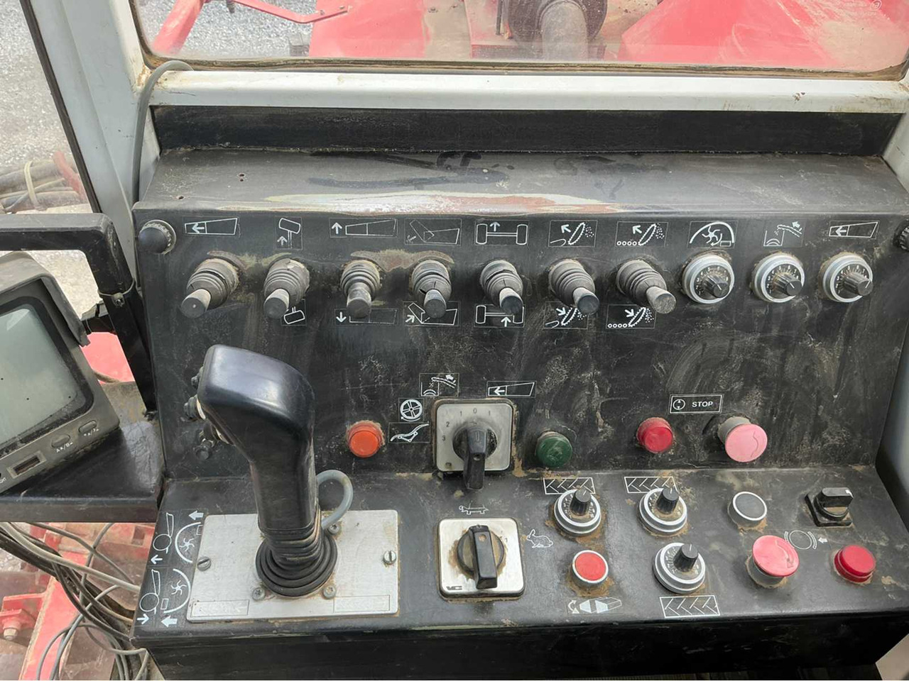 Potato harvester Dewulf R3000S: picture 25