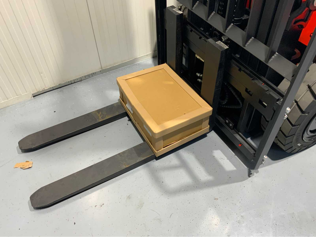 Forklift EP 3500KG LIFTING CAPACITY- 4.8 METER PLYWOOD, FREE-LIFT, SIDE-SHIFT FORKLIFT: picture 9 Forklift EP 3500KG LIFTING CAPACITY- 4.8 METER PLYWOOD, FREE-LIFT, SIDE-SHIFT FORKLIFT: picture 9