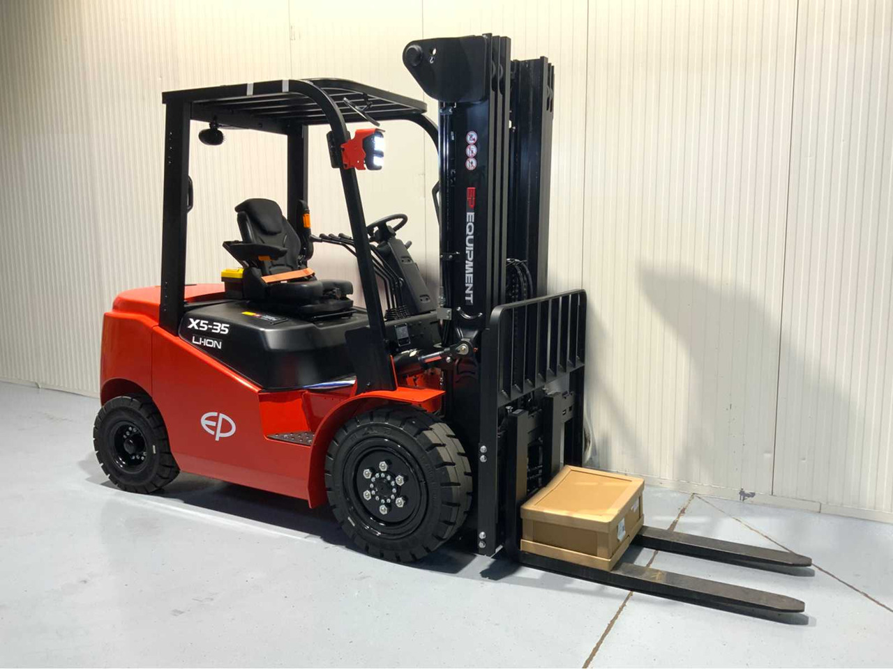 Forklift EP 3500KG LIFTING CAPACITY- 4.8 METER PLYWOOD, FREE-LIFT, SIDE-SHIFT FORKLIFT: picture 6 Forklift EP 3500KG LIFTING CAPACITY- 4.8 METER PLYWOOD, FREE-LIFT, SIDE-SHIFT FORKLIFT: picture 6