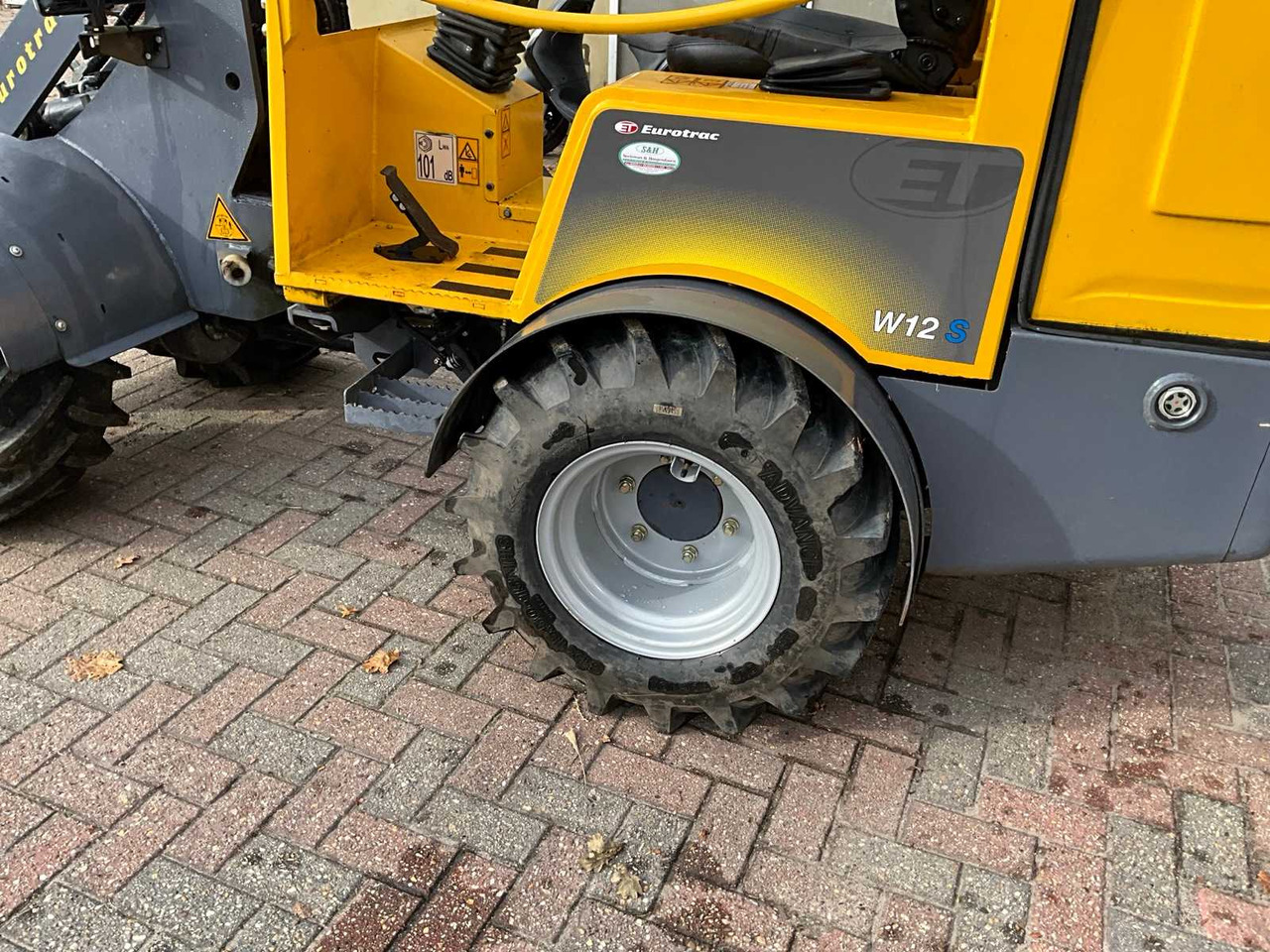 Eurotrac W12S - Wheel loader: picture 5 Eurotrac W12S - Wheel loader: picture 5