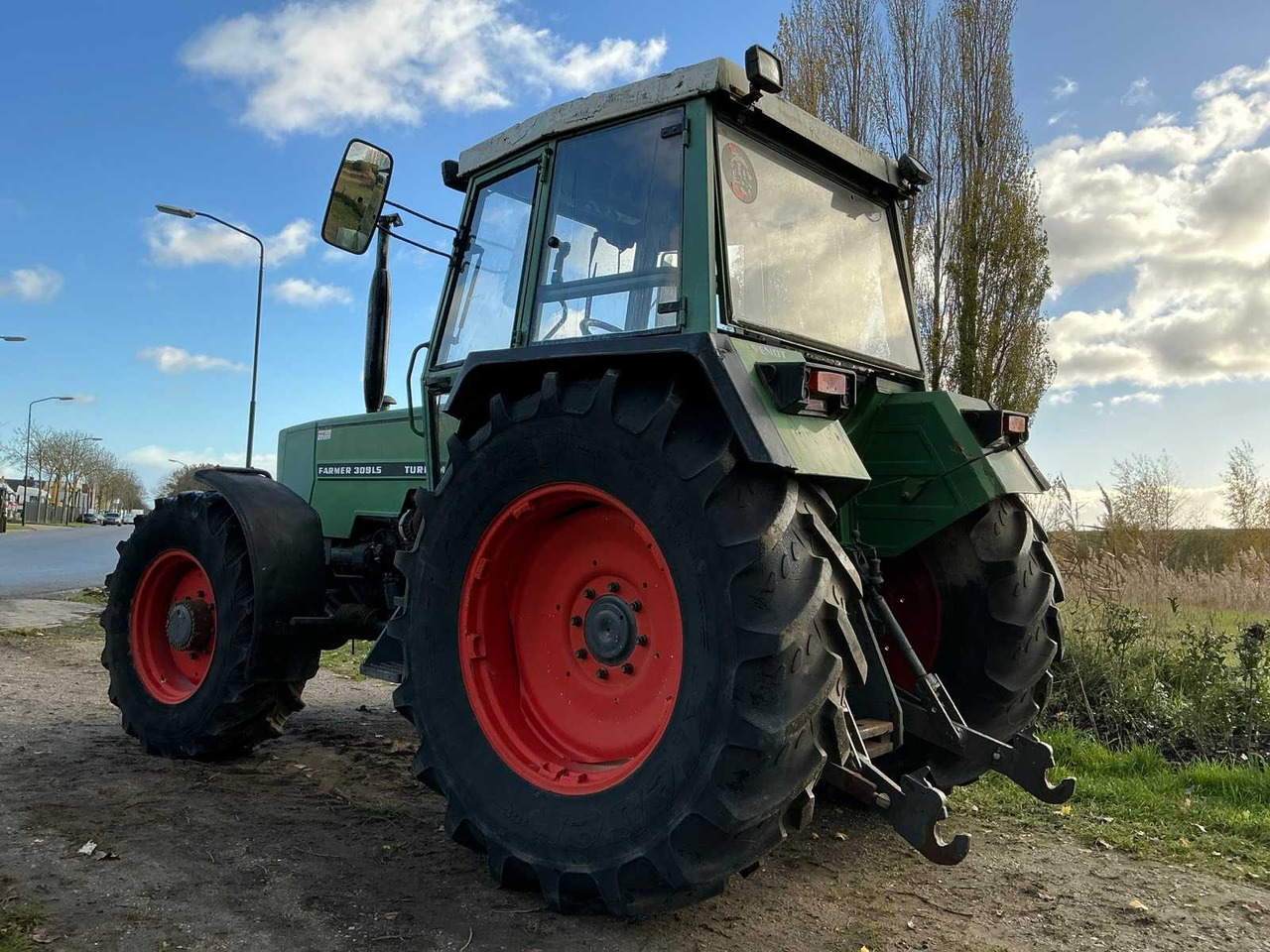 FENDT FARMER 309 LSA TURBOMATIK FOUR-WHEEL DRIVE AGRICULTURAL TRACTOR - Farm tractor: picture 3 FENDT FARMER 309 LSA TURBOMATIK FOUR-WHEEL DRIVE AGRICULTURAL TRACTOR - Farm tractor: picture 3
