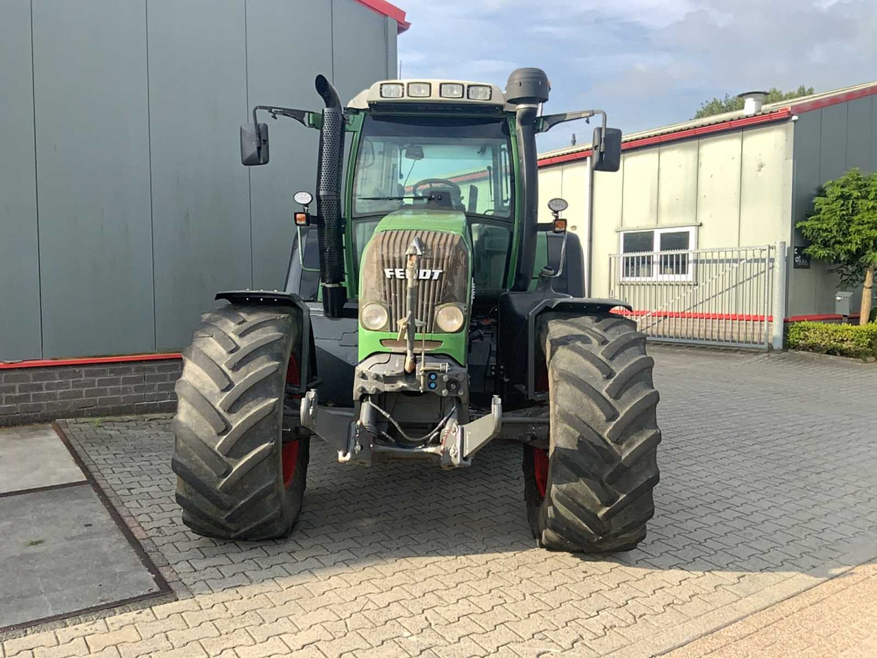 Fendt 718 Vario - Farm tractor: picture 2 Fendt 718 Vario - Farm tractor: picture 2