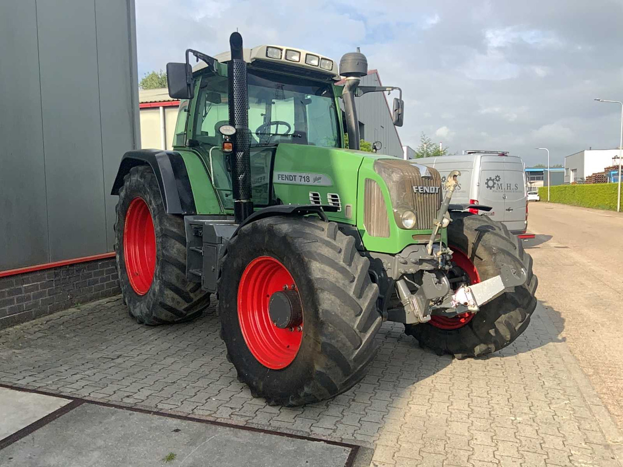 Fendt 718 Vario - Farm tractor: picture 3 Fendt 718 Vario - Farm tractor: picture 3