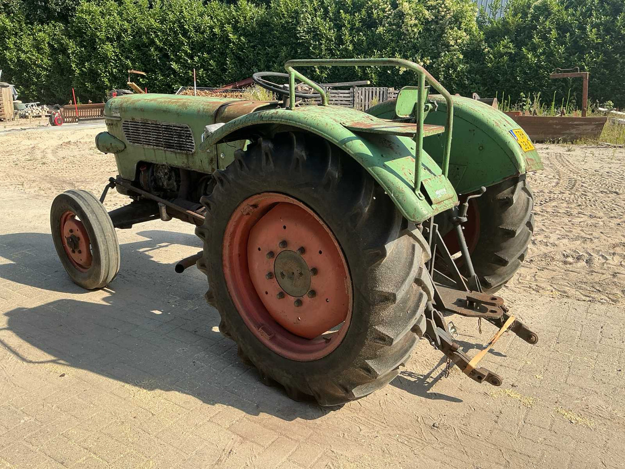 Fendt Farmer 2-FW139/3 - Farm tractor: picture 3 Fendt Farmer 2-FW139/3 - Farm tractor: picture 3
