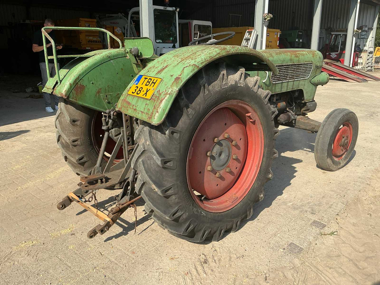 Fendt Farmer 2-FW139/3 - Farm tractor: picture 5 Fendt Farmer 2-FW139/3 - Farm tractor: picture 5