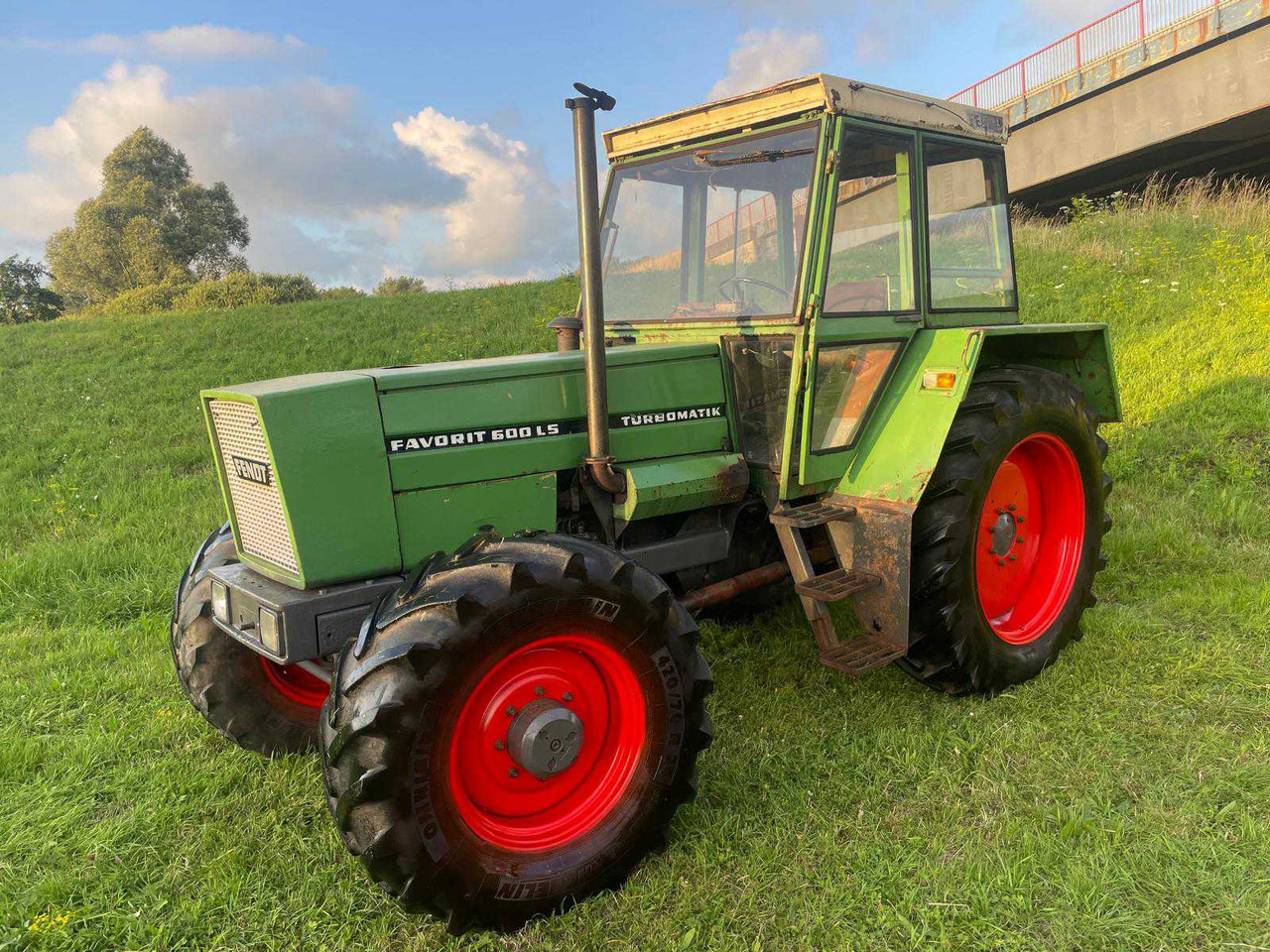 Fendt Favorit 600 LSA - Farm tractor: picture 3 Fendt Favorit 600 LSA - Farm tractor: picture 3