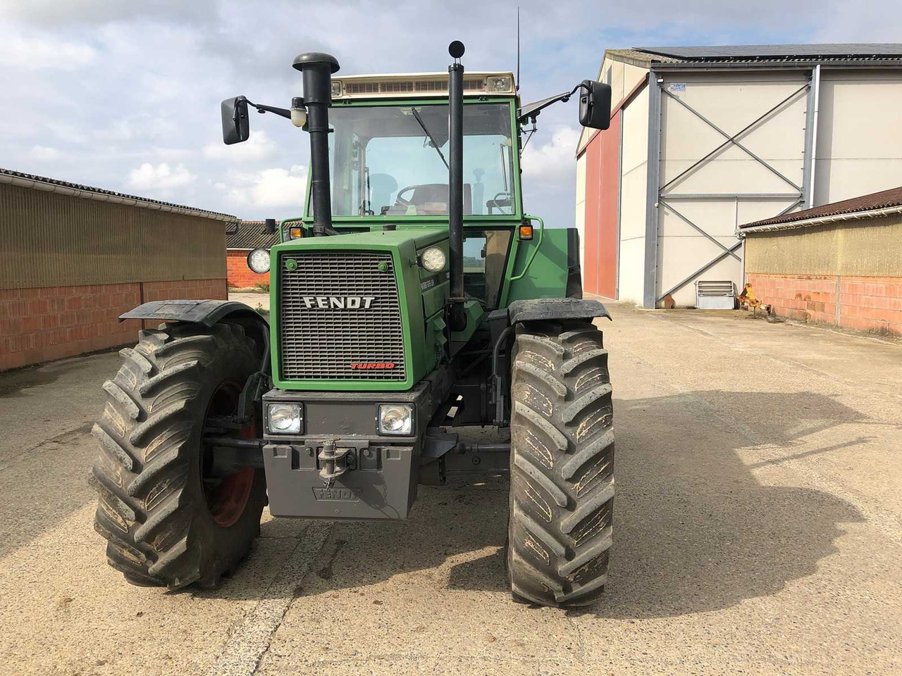 Fendt favorit 615 lsa turbomatik e - Farm tractor: picture 4 Fendt favorit 615 lsa turbomatik e - Farm tractor: picture 4