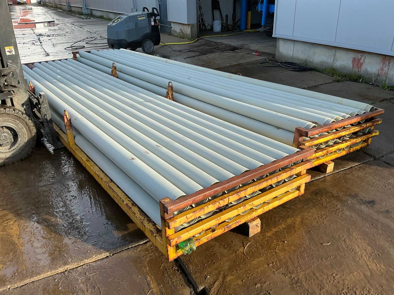 Filling tube/chute (50x) - Soil tillage equipment: picture 2 Filling tube/chute (50x) - Soil tillage equipment: picture 2