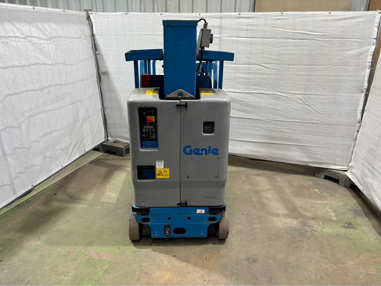 Genie GRC12 - Aerial platform: picture 3 Genie GRC12 - Aerial platform: picture 3
