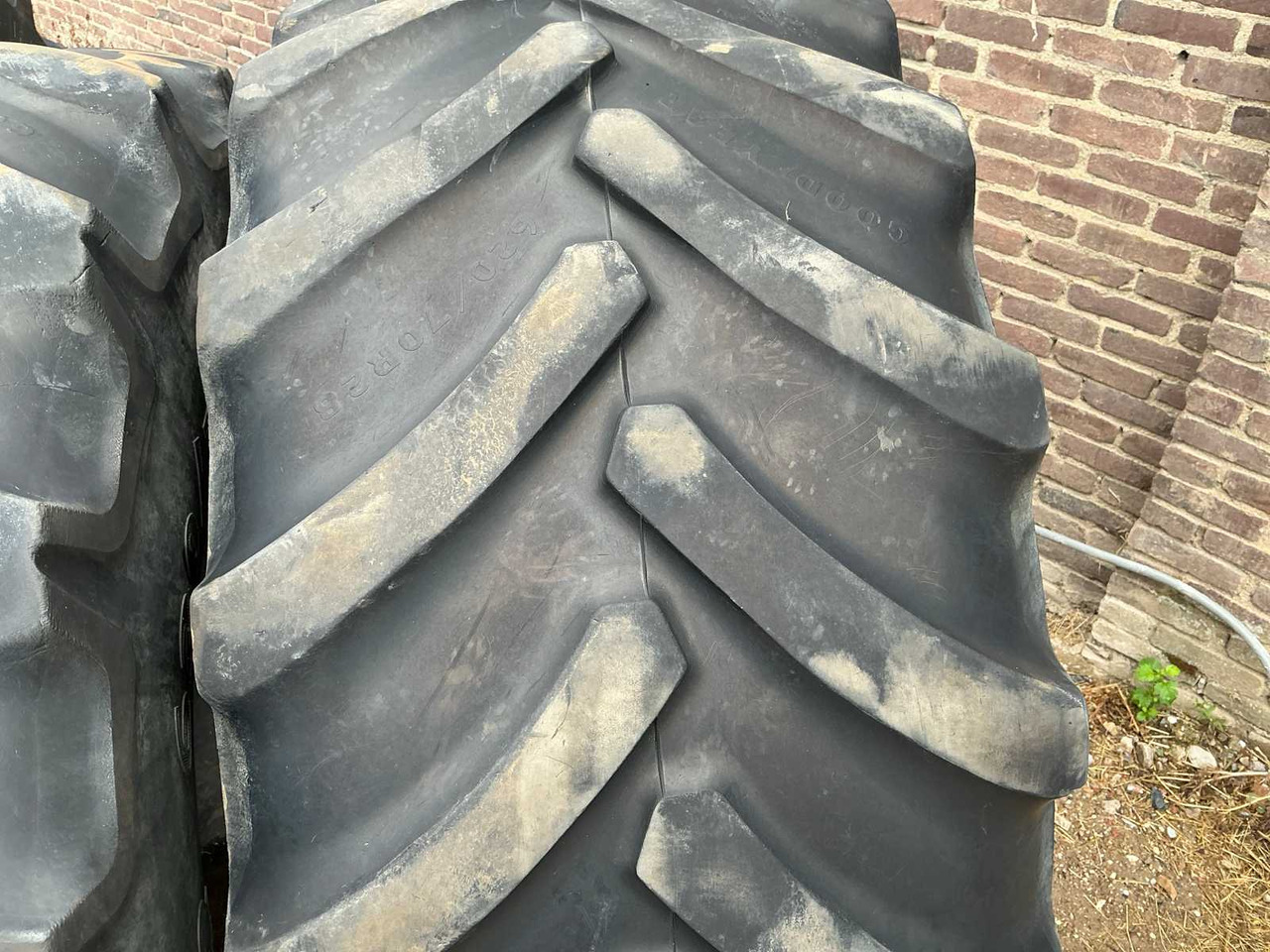 Goodyear Optitrac DT 824 - Wheels and tires for Farm tractor: picture 5 Goodyear Optitrac DT 824 - Wheels and tires for Farm tractor: picture 5
