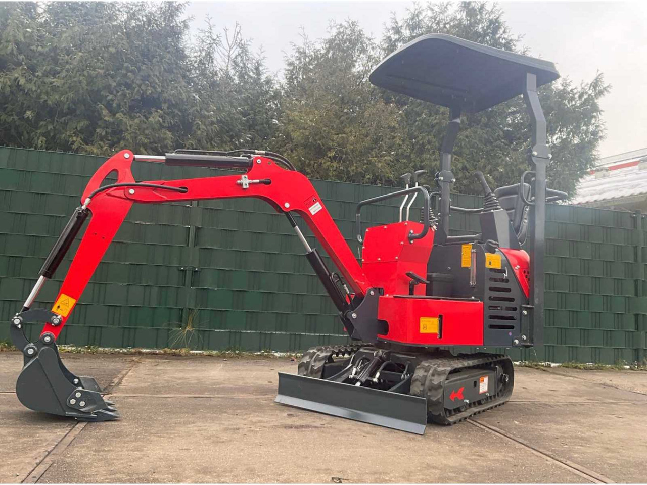 HH L10 - Mini excavator: picture 1 HH L10 - Mini excavator: picture 1