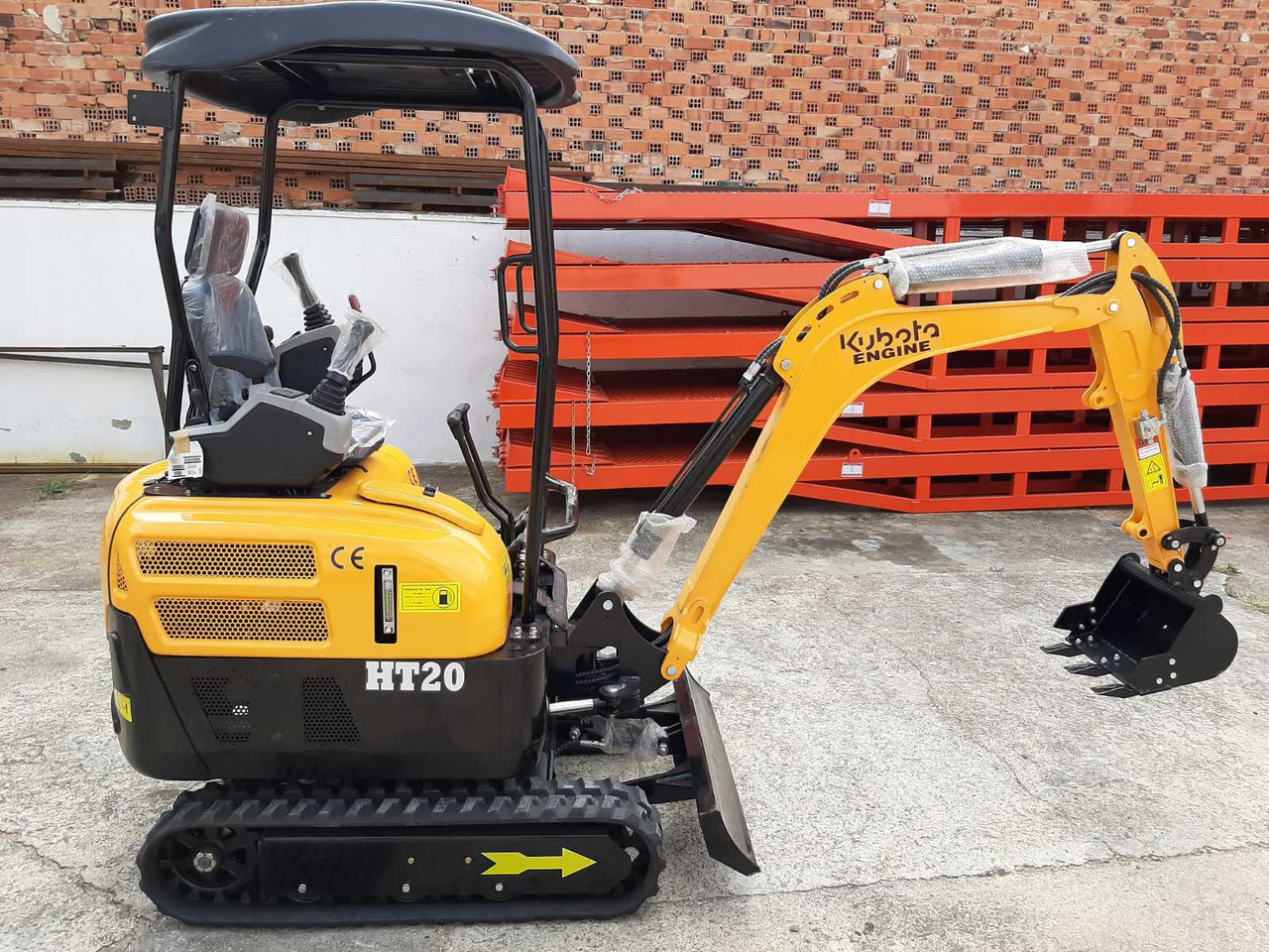 HT  - Mini excavator: picture 1 HT  - Mini excavator: picture 1