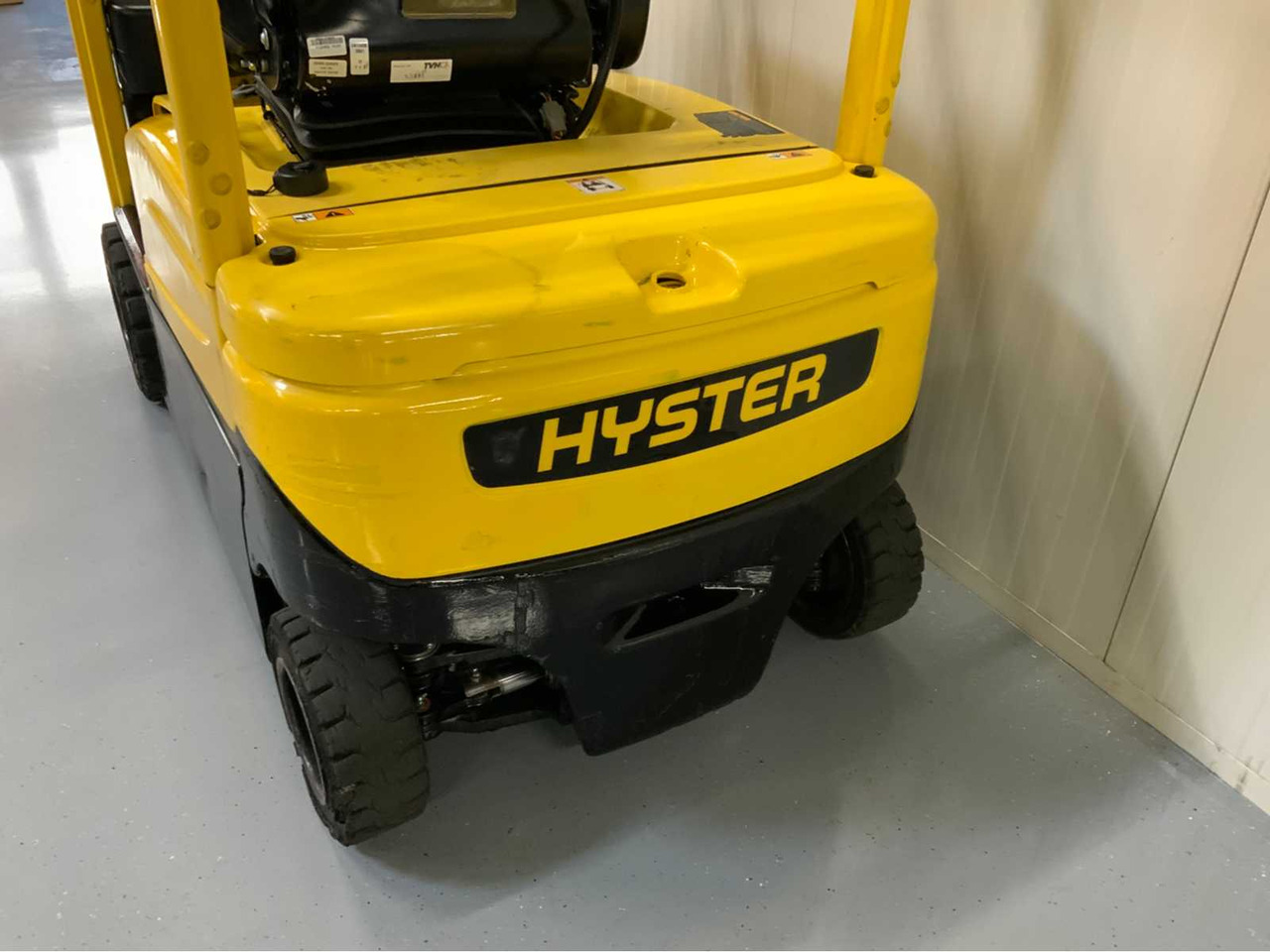 HYSTER - 2018 - J1.8XN - FORKLIFT, TRIPLEX, BLUESPOT, LED LIGHTING - Forklift: picture 5 HYSTER - 2018 - J1.8XN - FORKLIFT, TRIPLEX, BLUESPOT, LED LIGHTING - Forklift: picture 5