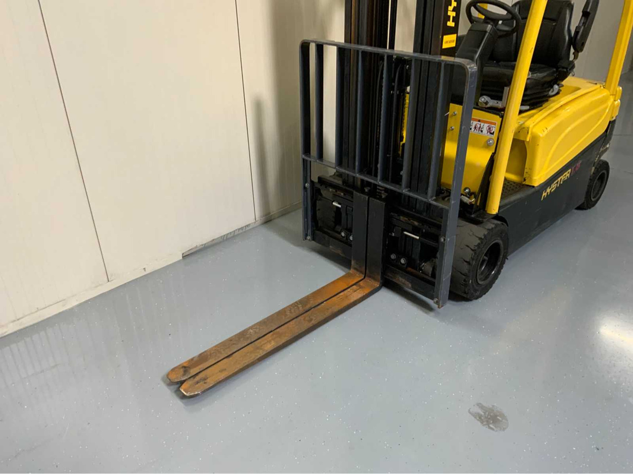 HYSTER J1.8XN - 4.9M TRIPLEX, FREE-LIFT, SIDE-SHIFT - FORKLIFT - Forklift: picture 4 HYSTER J1.8XN - 4.9M TRIPLEX, FREE-LIFT, SIDE-SHIFT - FORKLIFT - Forklift: picture 4