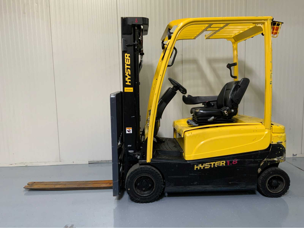 HYSTER J1.8XN - 4.9M TRIPLEX, FREE-LIFT, SIDE-SHIFT - FORKLIFT - Forklift: picture 2 HYSTER J1.8XN - 4.9M TRIPLEX, FREE-LIFT, SIDE-SHIFT - FORKLIFT - Forklift: picture 2