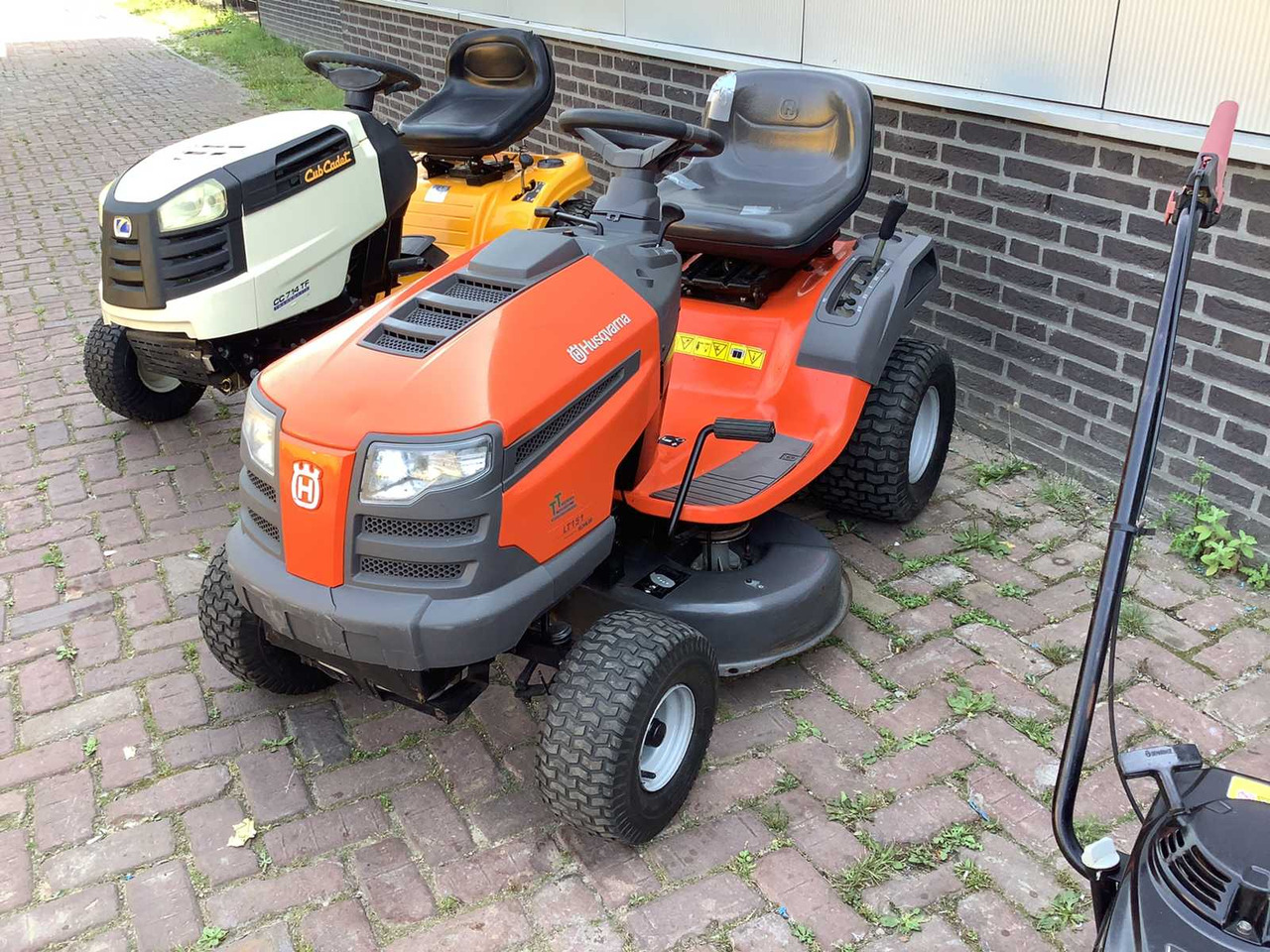 Husqvarna LT5 - Garden mower: picture 1 Husqvarna LT5 - Garden mower: picture 1