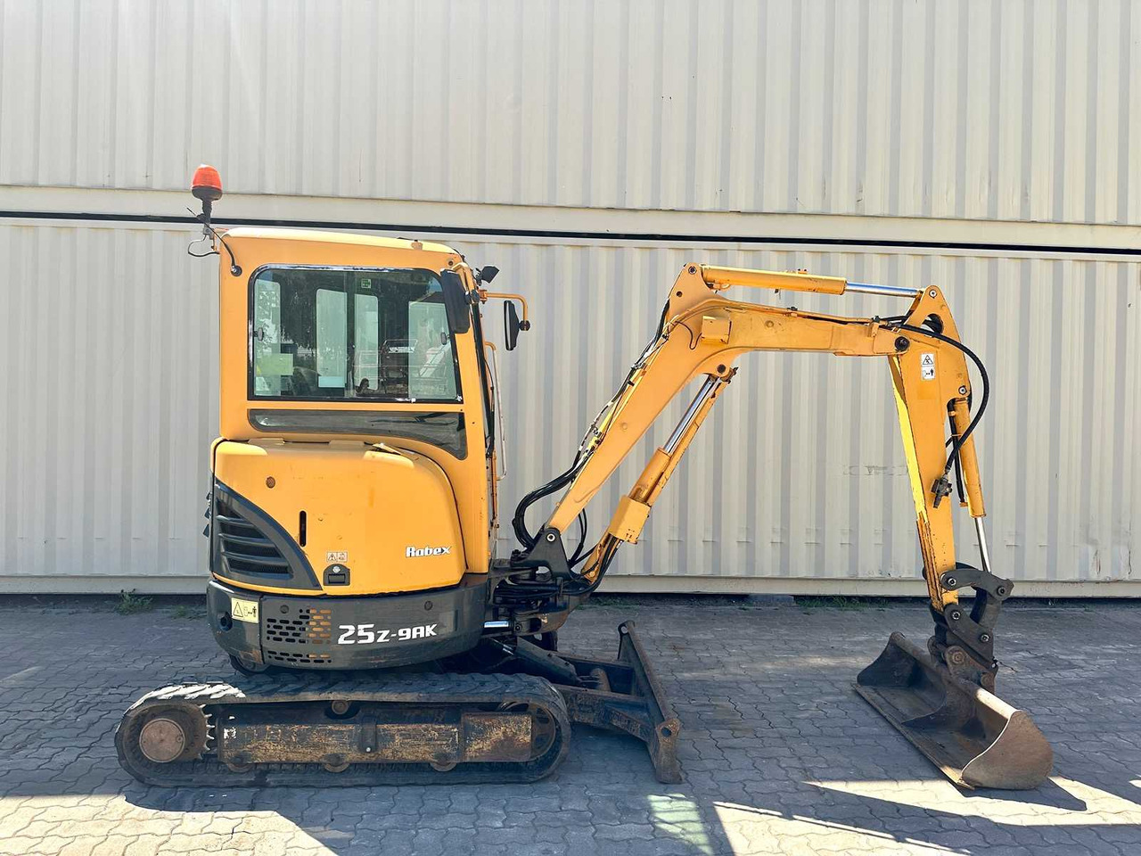 Hyundai Robex25Z-9AK - Mini excavator: picture 2 Hyundai Robex25Z-9AK - Mini excavator: picture 2