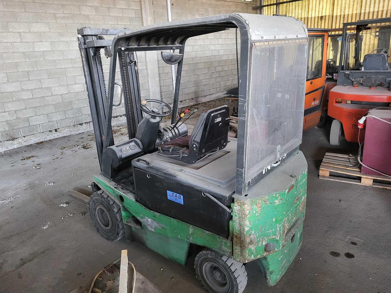 INDOS - E25 SX3.3P - FORKLIFT TRUCKS - 1999 - Forklift: picture 2 INDOS - E25 SX3.3P - FORKLIFT TRUCKS - 1999 - Forklift: picture 2