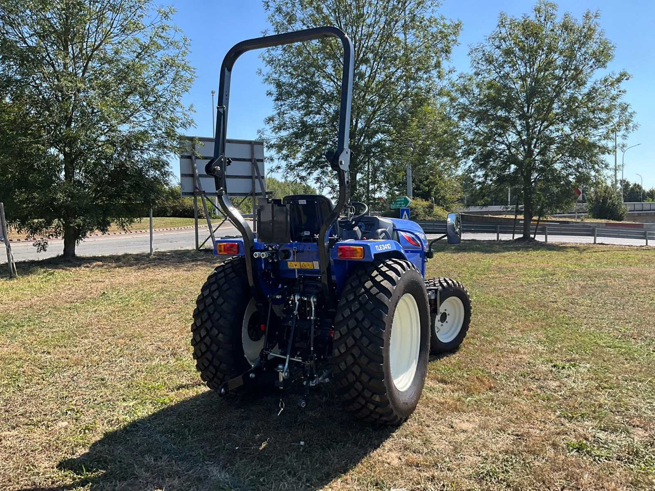 Iseki TLE3410 - Compact tractor: picture 4 Iseki TLE3410 - Compact tractor: picture 4