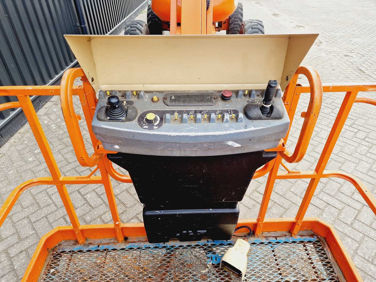 Aerial platform JLG 600 AJ: picture 9