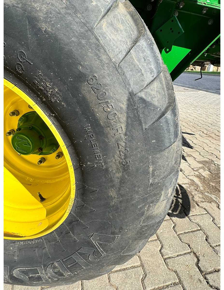 JOHN DEERE L1534P - Square baler: picture 5 JOHN DEERE L1534P - Square baler: picture 5
