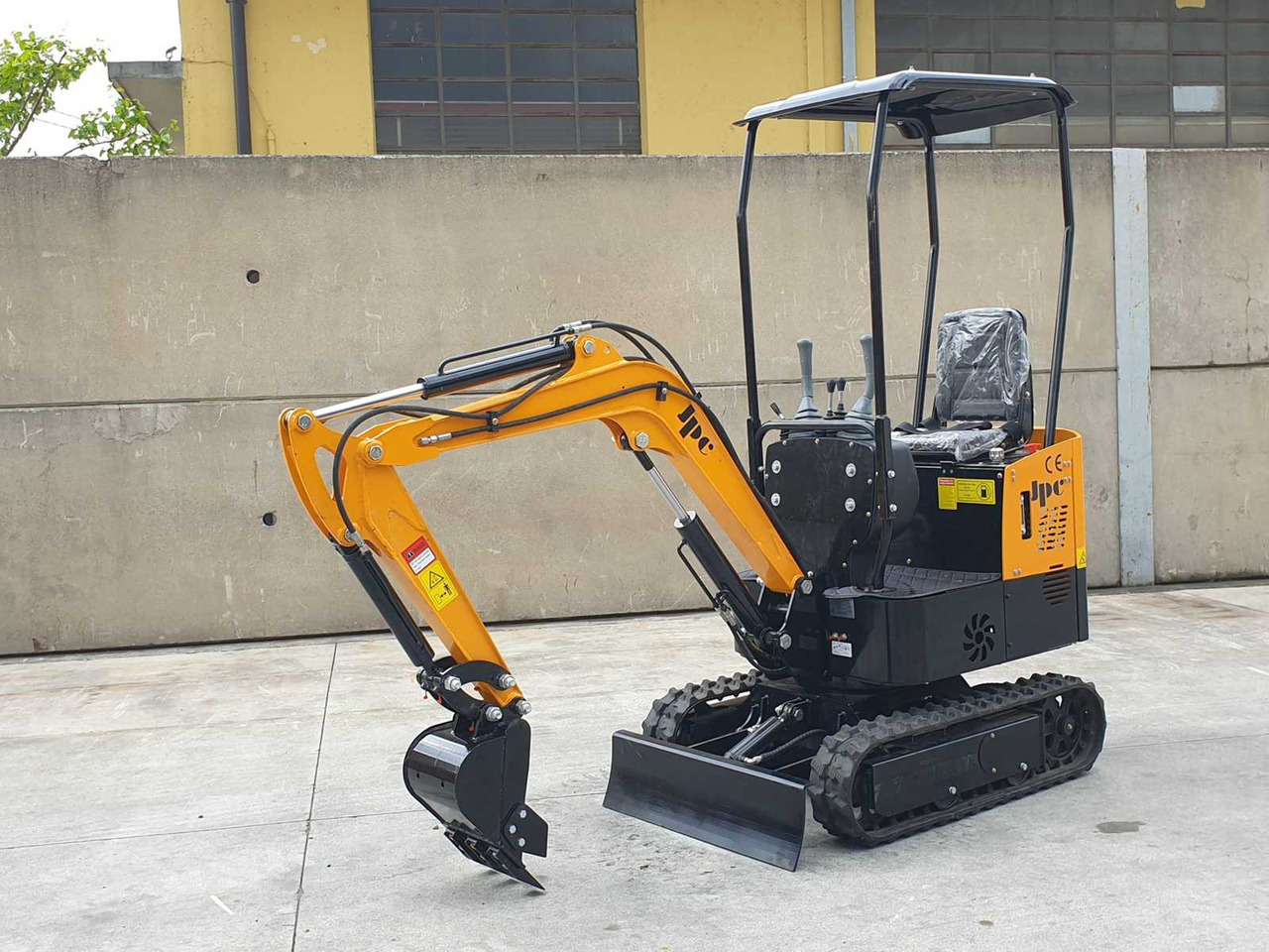 JPC - Mini excavator: picture 5 JPC - Mini excavator: picture 5
