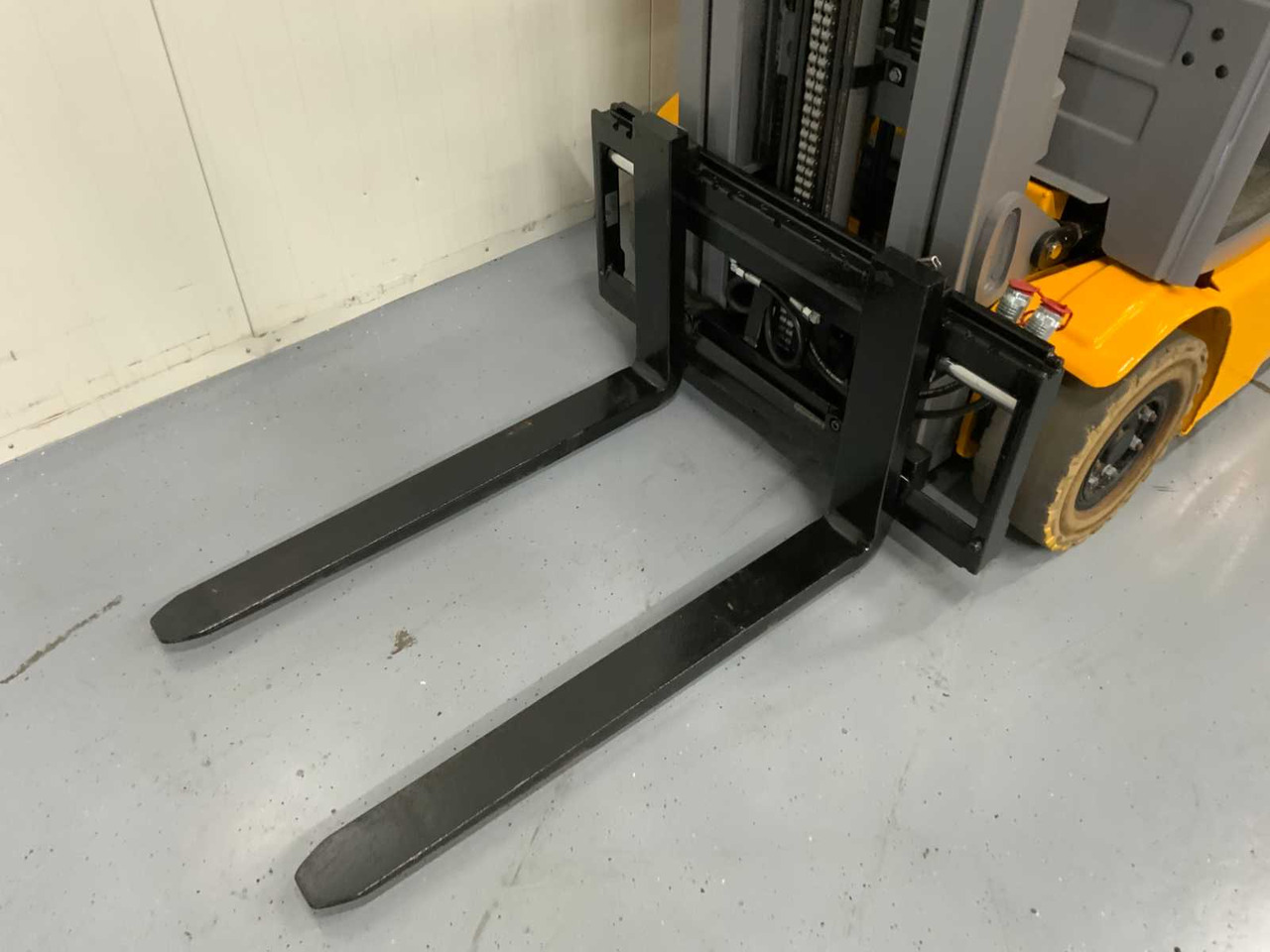 JUNGHEINRICH EFG216K - 4.6M PLYWOOD, FREE-LIFT, SIDE-SHIFT - FORKLIFT - Forklift: picture 4 JUNGHEINRICH EFG216K - 4.6M PLYWOOD, FREE-LIFT, SIDE-SHIFT - FORKLIFT - Forklift: picture 4